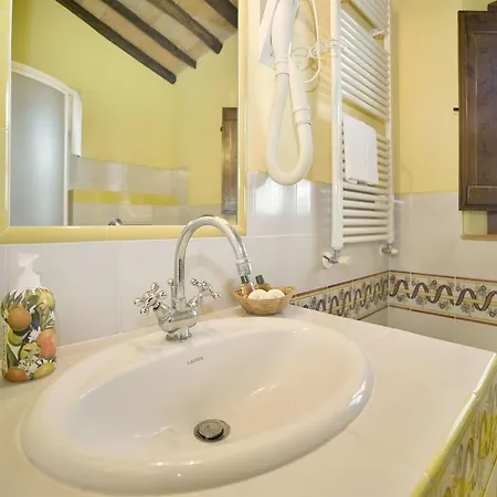 Le Rondini By Salogi Villa Montopoli in Val dʼArno